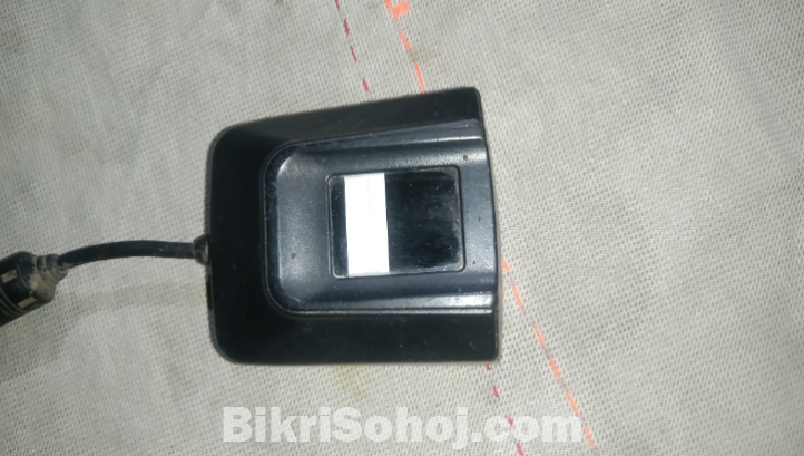 Fingerprint reader
